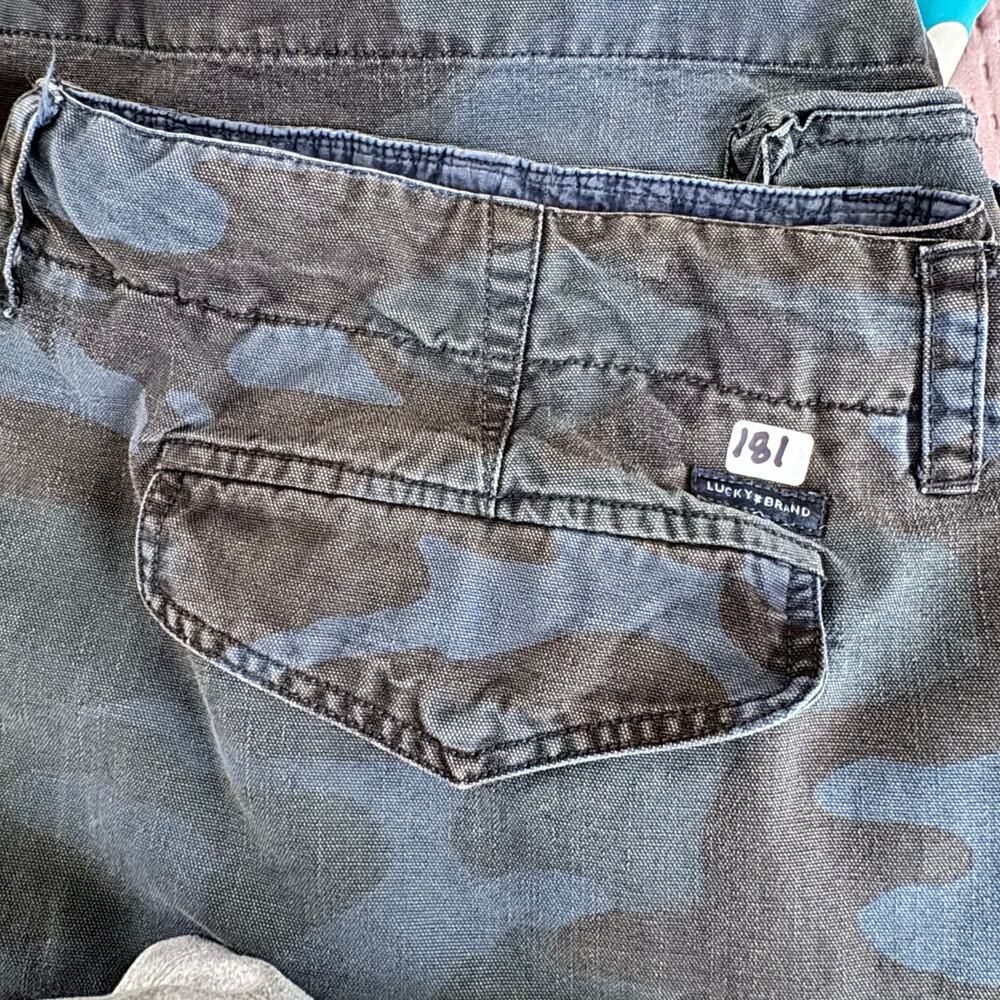 Lucky Brand Men’s Camo Cargo Shorts Size 38 Blue Gray Streetwear Utility - Picture 11 of 11